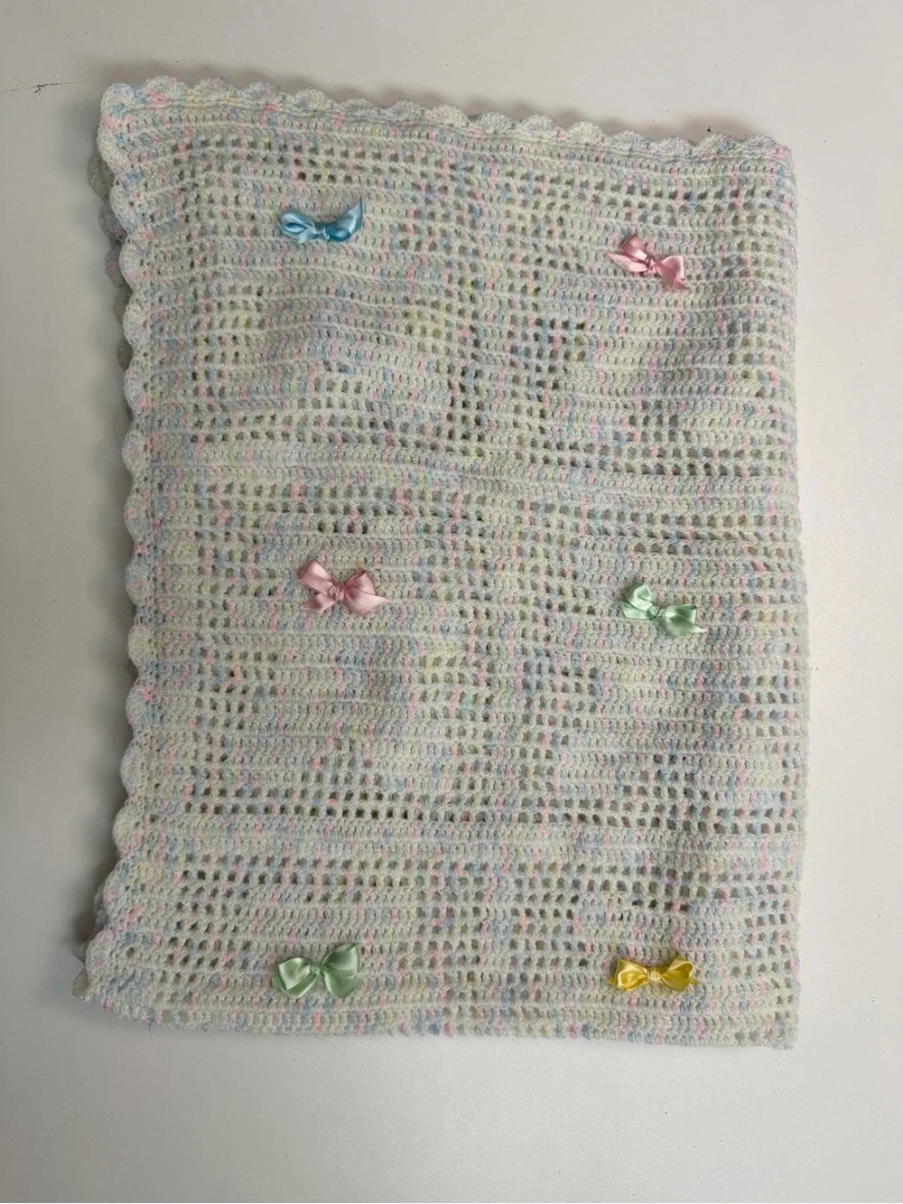 Handmade Baby Blanket Crocheted Knit Bears Bows Scalloped Trim Rainbow Pastels